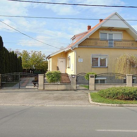 Kata vendégház Bük Esterno foto