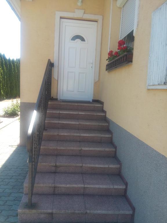 Kata vendégház Bük Esterno foto